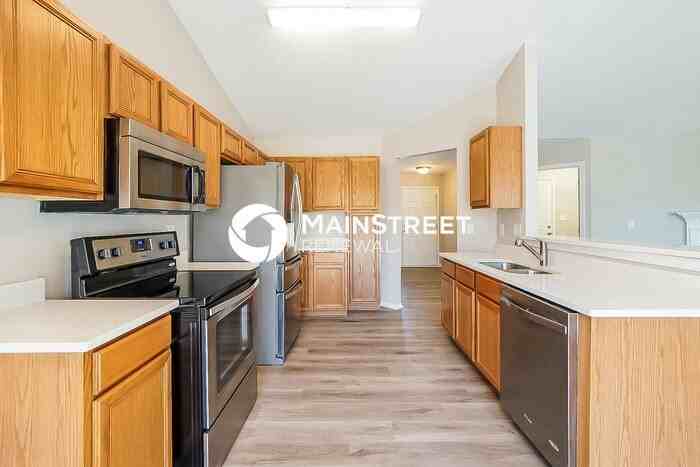 1005 Narcissus Ct - Photo 7 of 16