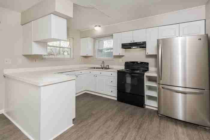 45 Graham Dr - Photo 4 of 13