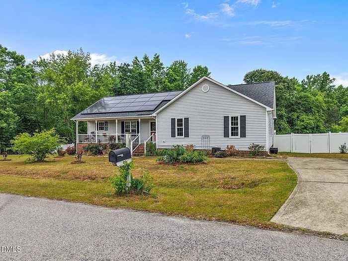 64 Marie Ct - Photo 2 of 39