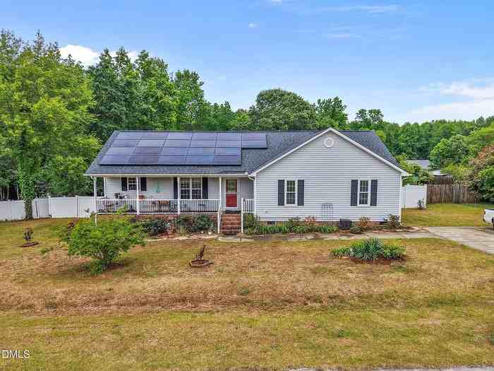 64 Marie Ct - Photo 4 of 39
