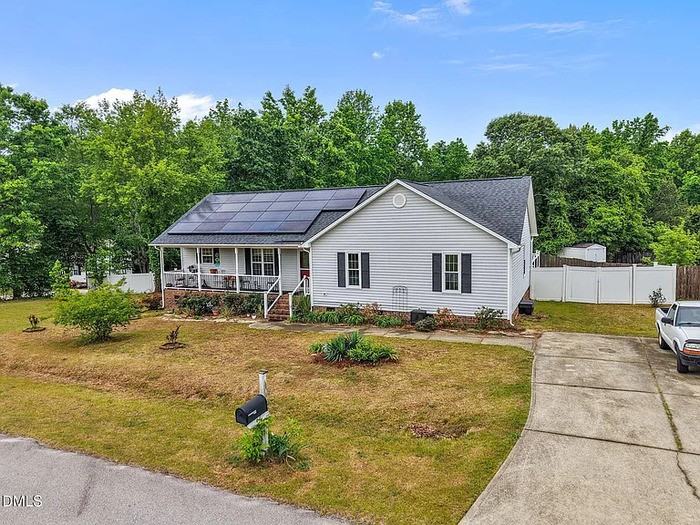 64 Marie Ct - Photo 5 of 39