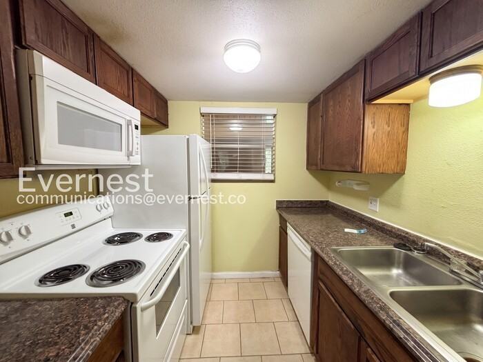 710 E Dean Keeton St #104 - Photo 3 of 14
