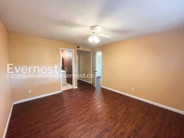 710 E Dean Keeton St #104 - Photo 7 of 14
