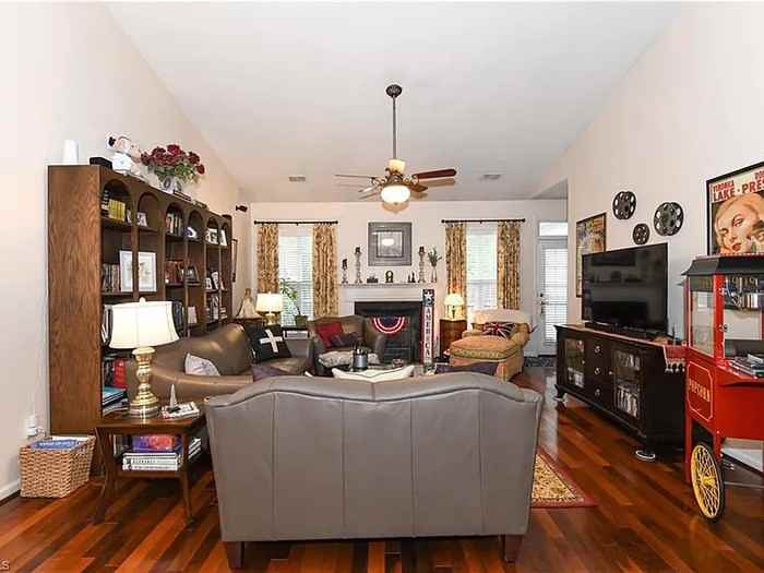 24 Wheel Wright Ct - Photo 5 of 23