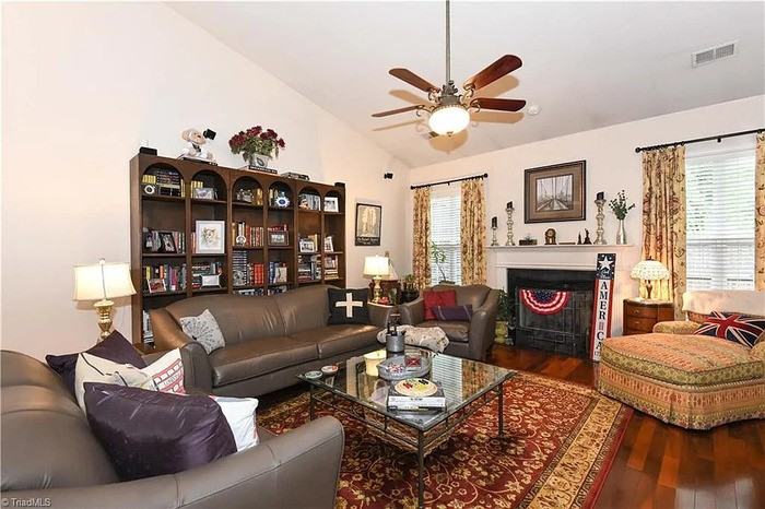 24 Wheel Wright Ct - Photo 7 of 23