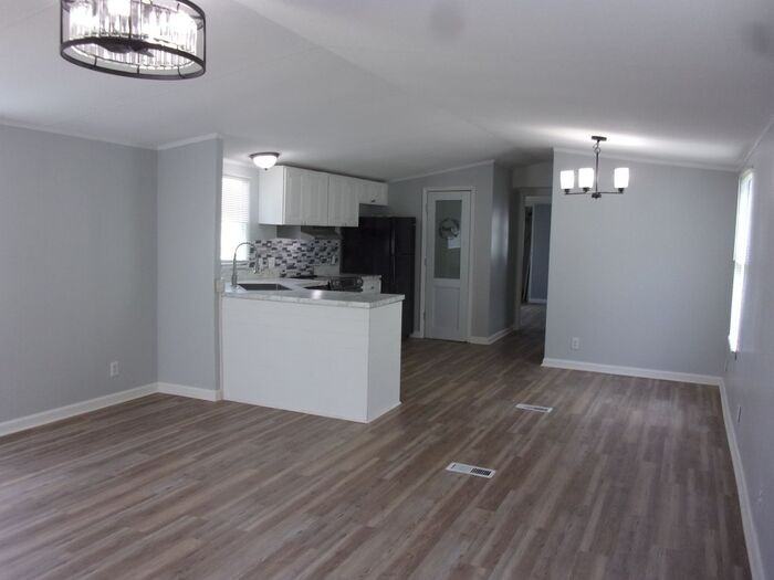 314 Clayton Ave - Photo 3 of 13
