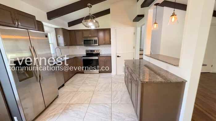 7306 Larsen Ln - Photo 5 of 23