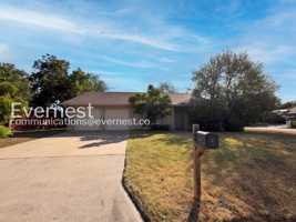featured image of 1901 Ridgetop Dr