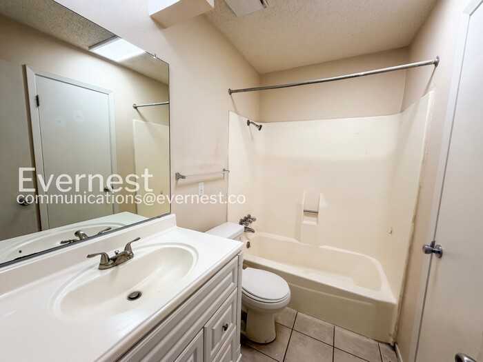 1901 Ridgetop Dr - Photo 6 of 17