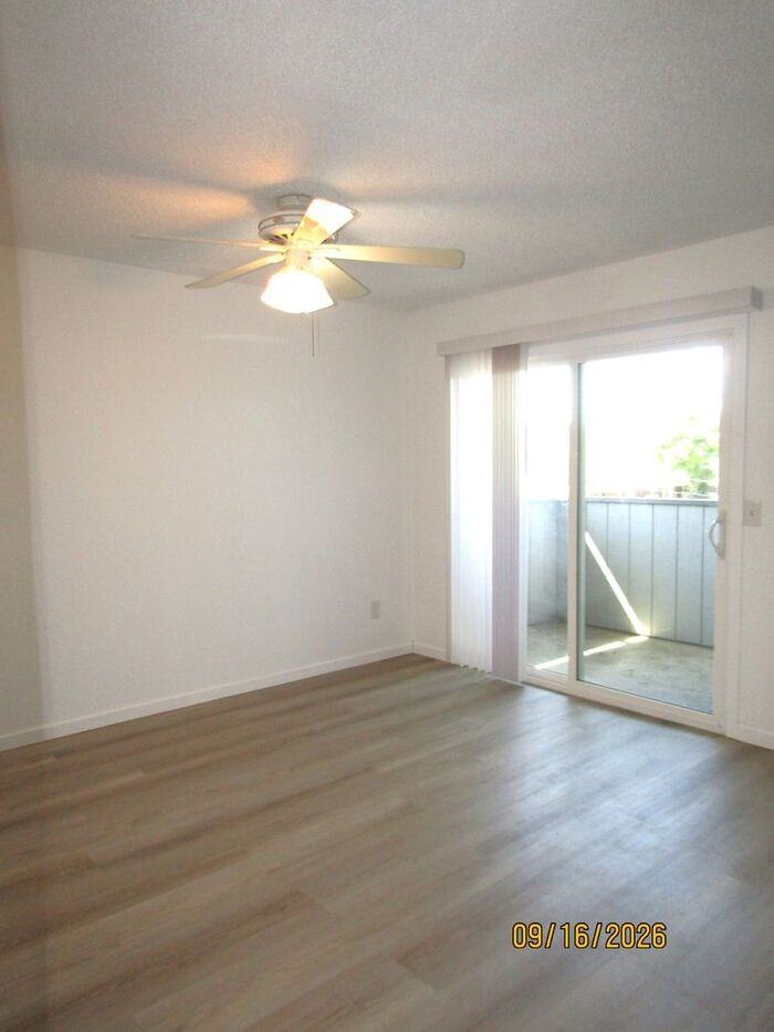 2834 Ventura Ave #2834 - Photo 4 of 17