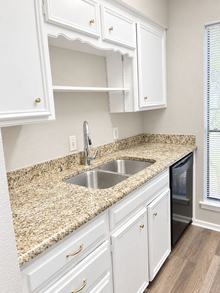 2602 Saint George Pl - Photo 6 of 14
