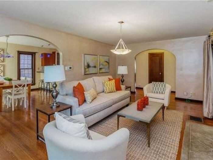 5695 N College Ave - Photo 4 of 20