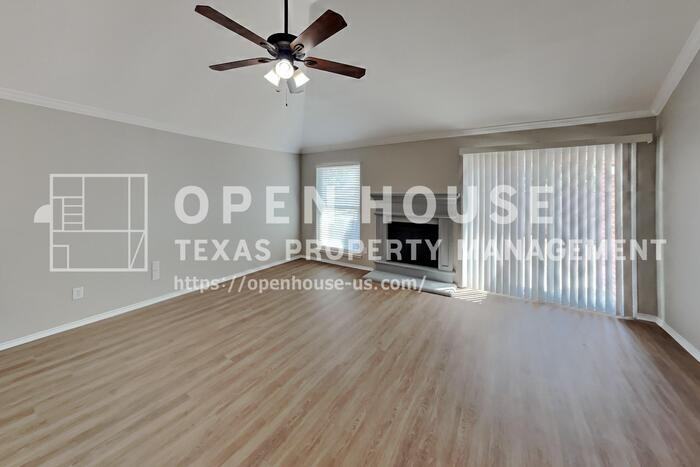 4836 Park Brook Dr - Photo 4 of 23