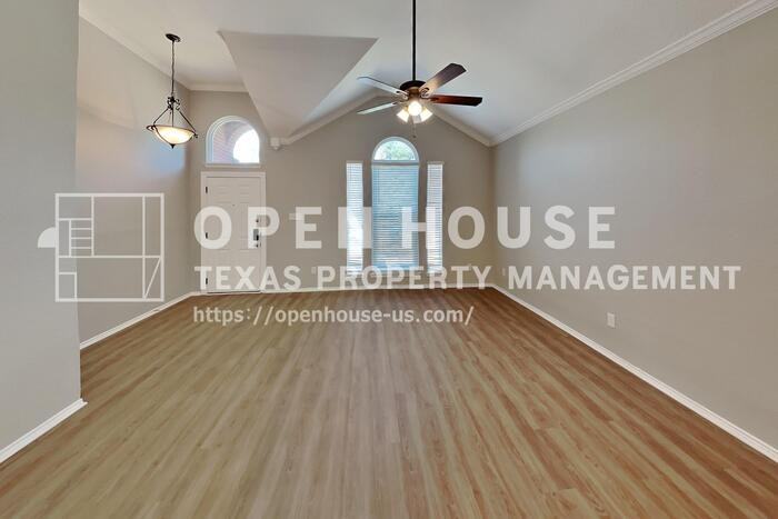 4836 Park Brook Dr - Photo 7 of 23
