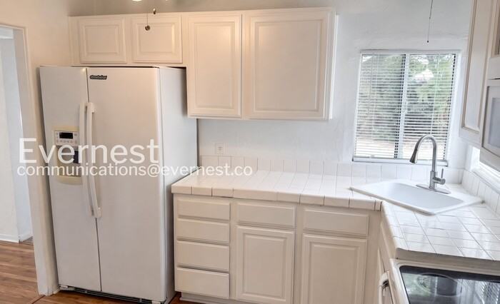 61 N Hobson - Photo 4 of 18