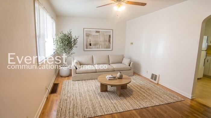 819 Stover St - Photo 3 of 14