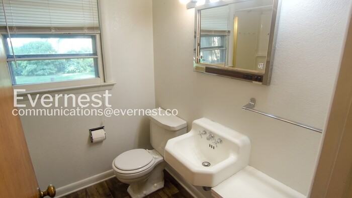 819 Stover St - Photo 6 of 14