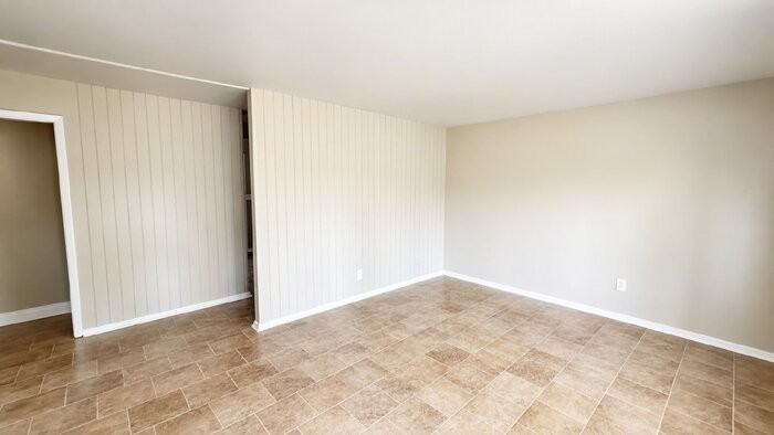 3232 Normandy Rd - Photo 4 of 12