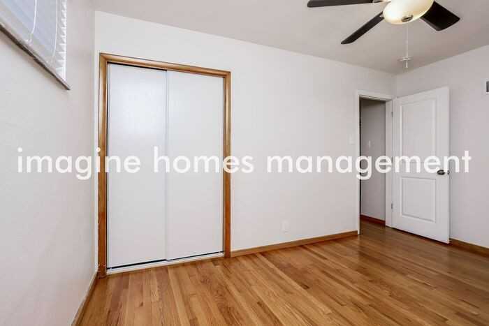 8418 Hampstead Dr - Photo 5 of 13