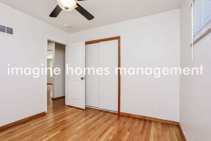 8418 Hampstead Dr - Photo 6 of 13