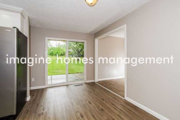 11927 Algiers Dr - Photo 6 of 18