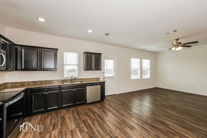 6115 Harrah Ln - Photo 3 of 17