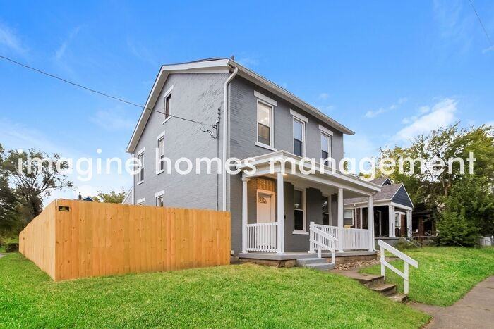 1402 California Ave - Photo 4 of 19