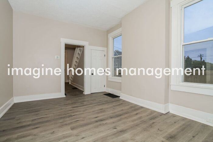 1402 California Ave - Photo 5 of 19