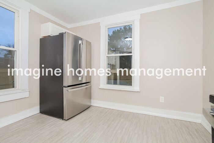 1402 California Ave - Photo 7 of 19