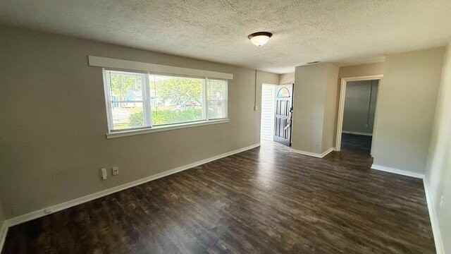 6231 Raleigh Dr - Photo 3 of 13