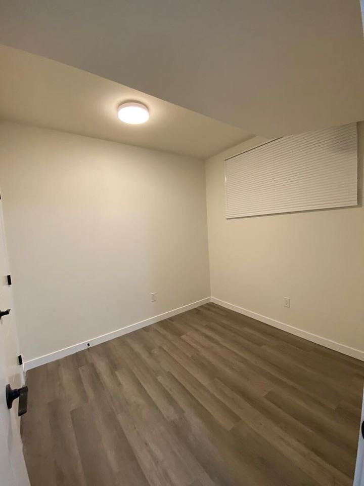 1332 157 St Sw - Photo 5 of 29