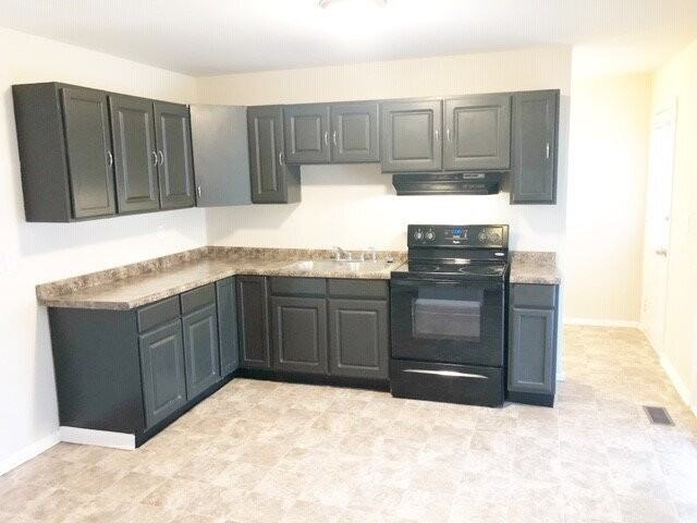 3702 N Mitchner Ave - Photo 5 of 11