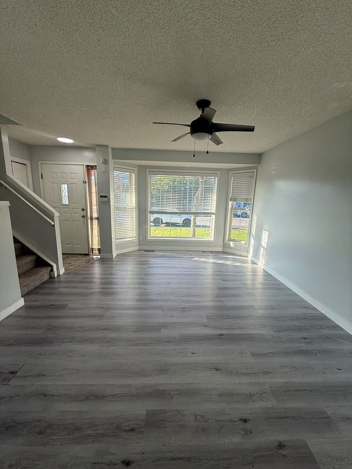 5335 Martin Crossing Dr Ne - Photo 2 of 41