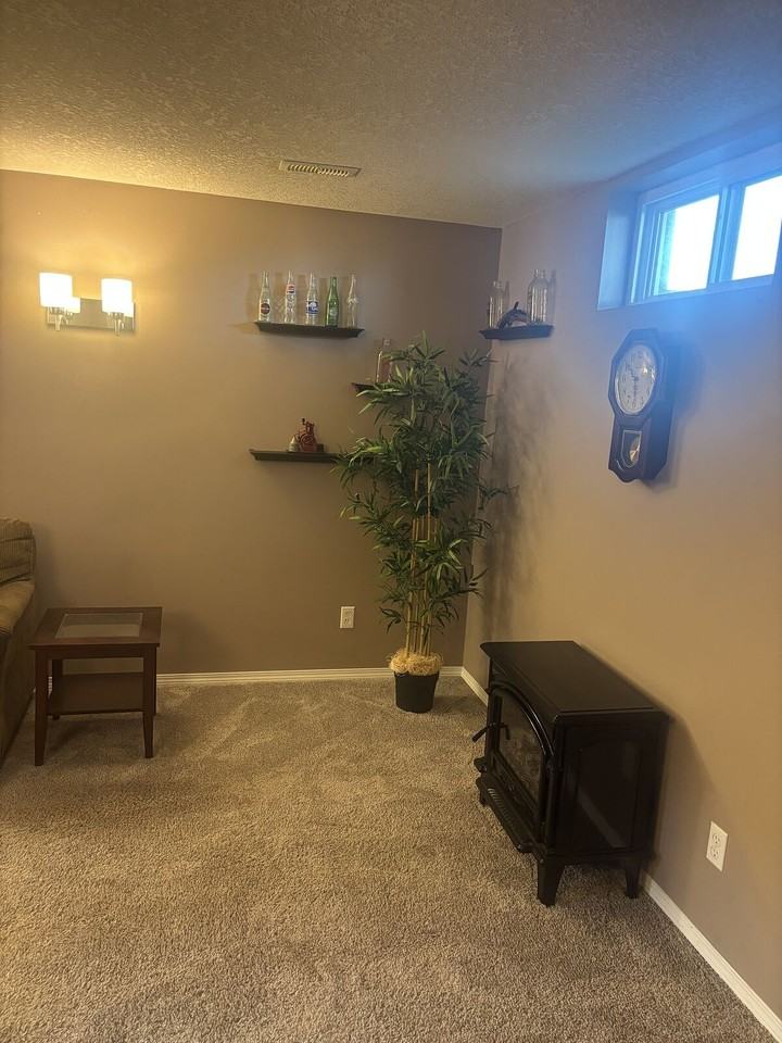 113 10 Ave Sw - Photo 2 of 26