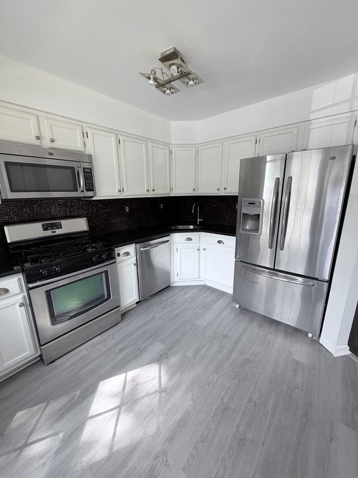 21 Balboa Ln #21 - Photo 4 of 13