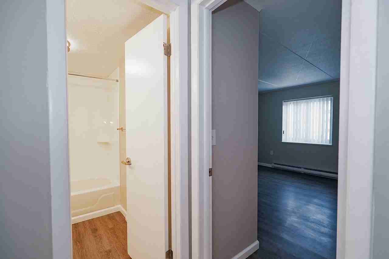 5 Dorchester Dr #PH4 - Photo 7 of 11