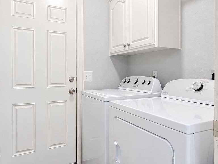1206 Se 21st St #NA - Photo 7 of 24