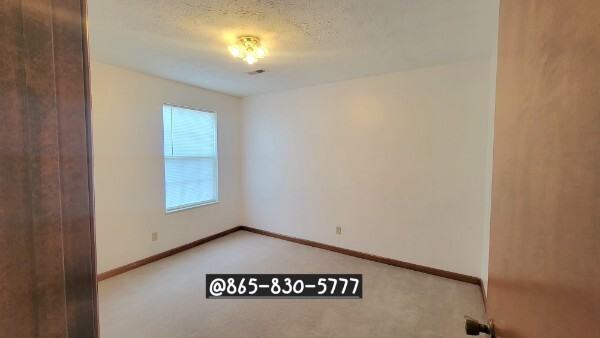 814 Valerie Ln #NA - Photo 7 of 14