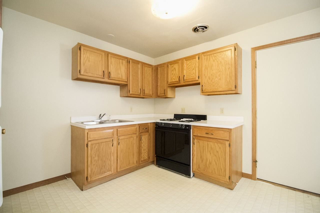 2731 Glendale Ave #F - Photo 7 of 24