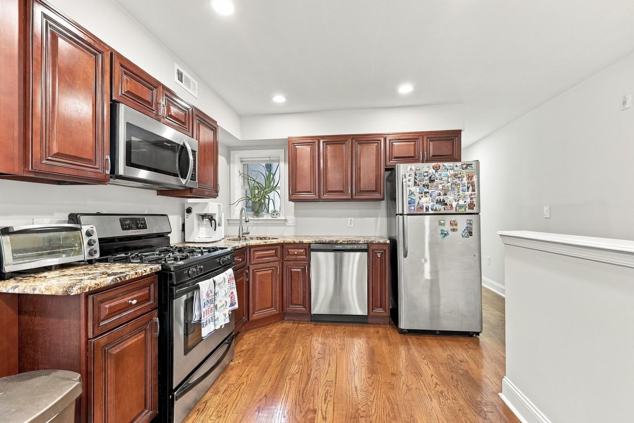 2612 Ellsworth St #A - Photo 2 of 28