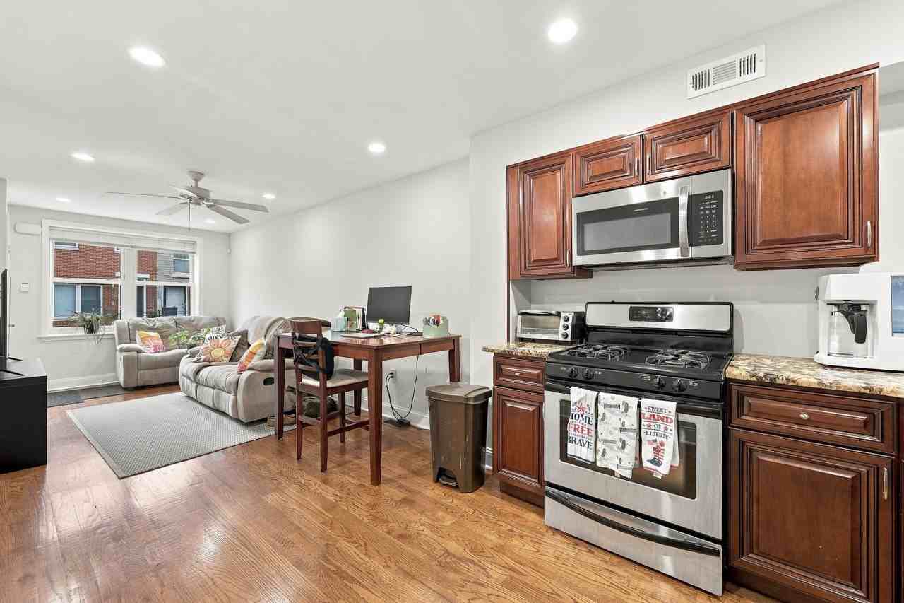 2612 Ellsworth St #A - Photo 3 of 28