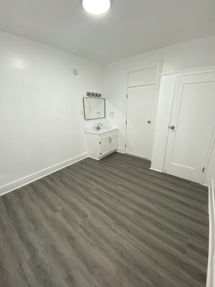 4111 1/2 Gage Ave #6 - Photo 3 of 7