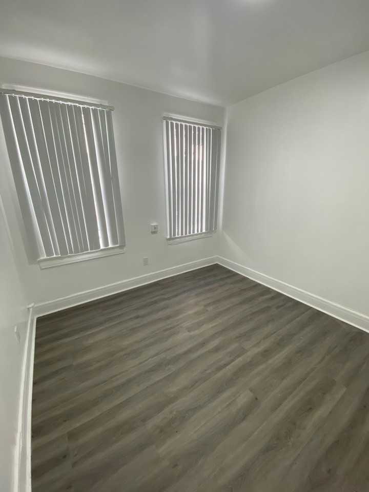 4111 1/2 Gage Ave #6 - Photo 4 of 7