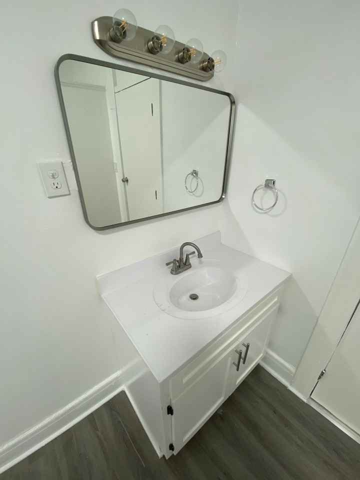 4111 1/2 Gage Ave #6 - Photo 5 of 7