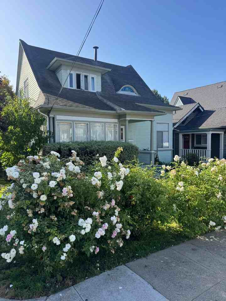4288 Howe St #NA - Photo 2 of 16