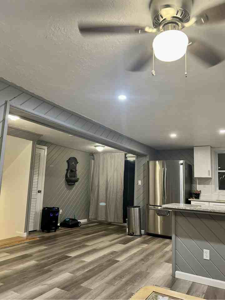257 E 17th St - Photo 4 of 10