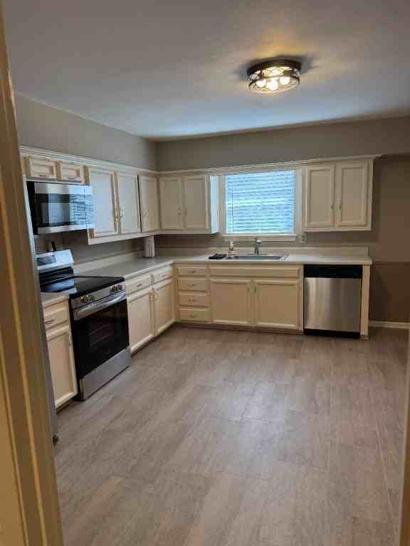 6230 Bandera Ave #A - Photo 3 of 20