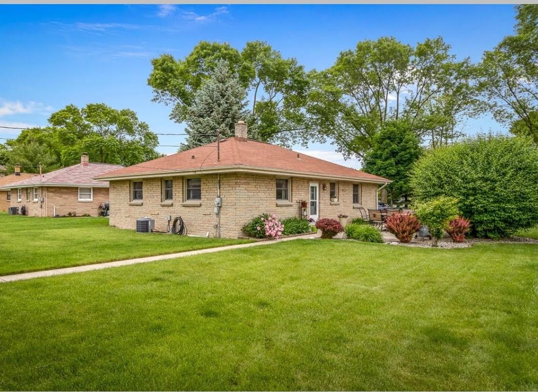 1417 W Leroy Ave #NA - Photo 7 of 11