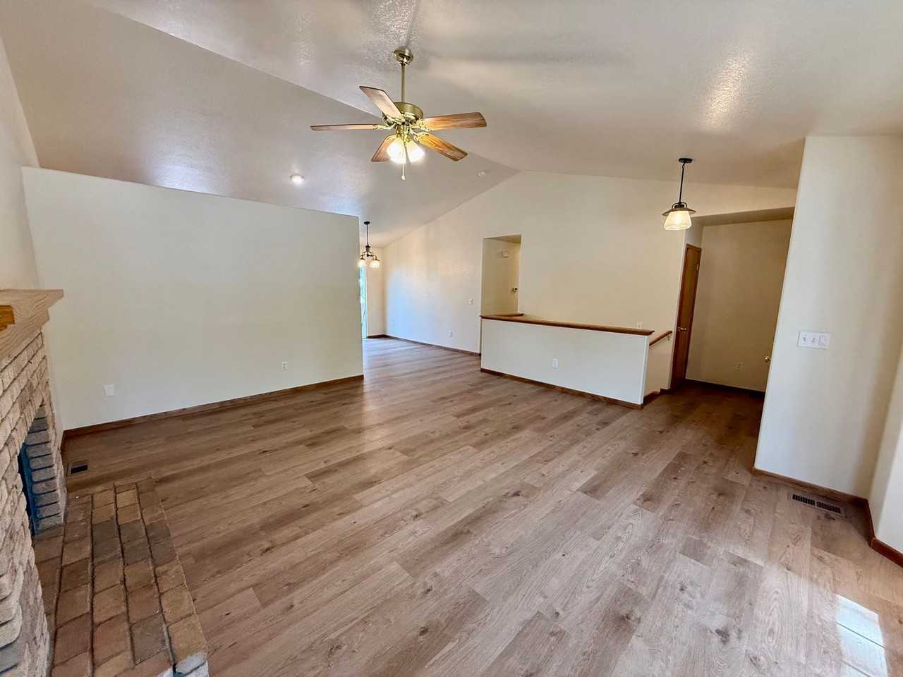 348 Albion Way - Photo 6 of 40