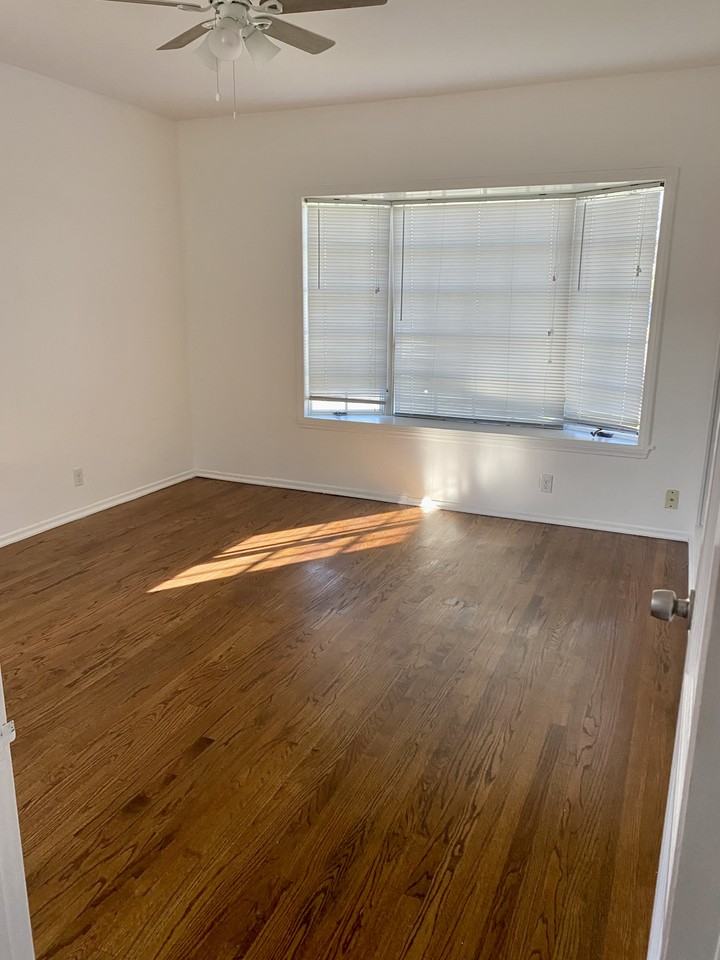 15220 Cullen St #NA - Photo 6 of 14